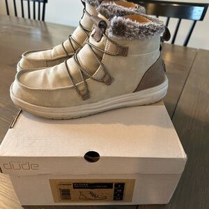 Hey Dude Eloise Beige Fur-Lined Boots